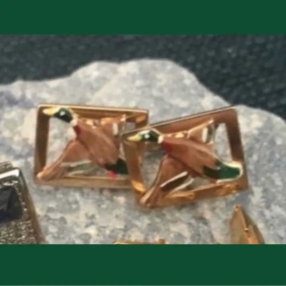 JUST LOOK Vintage Cuff Links Tie Tacks and Tie Clips